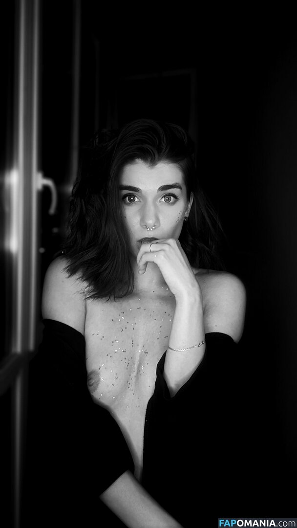 Little Satana / little.satana / s.satana_666 / tomnaya_satana Nudo OnlyFans  Foto trapelata #34