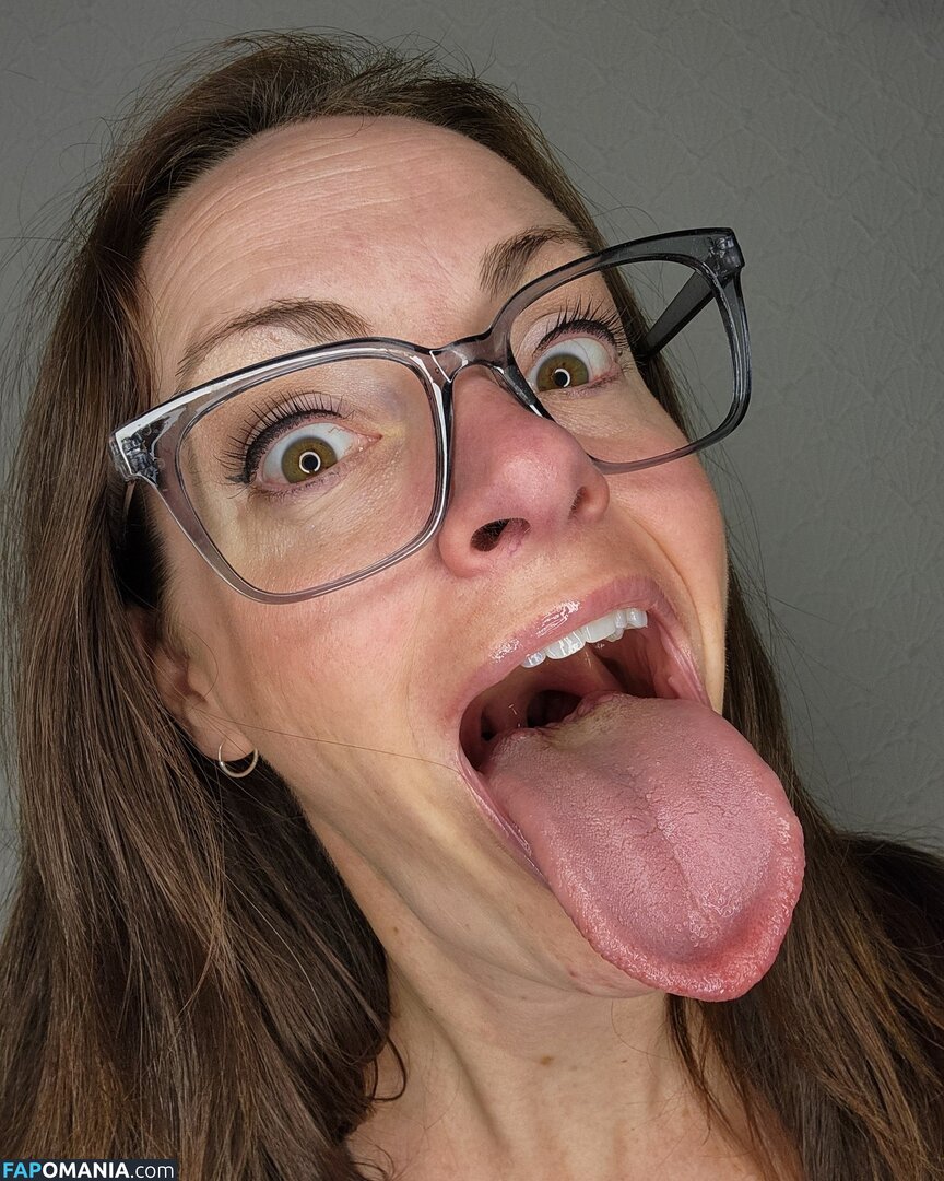 Long Tongue Fetish / _longtonguelewis / diqueentongue / longtonguelewis Nudo OnlyFans  Foto trapelata #312