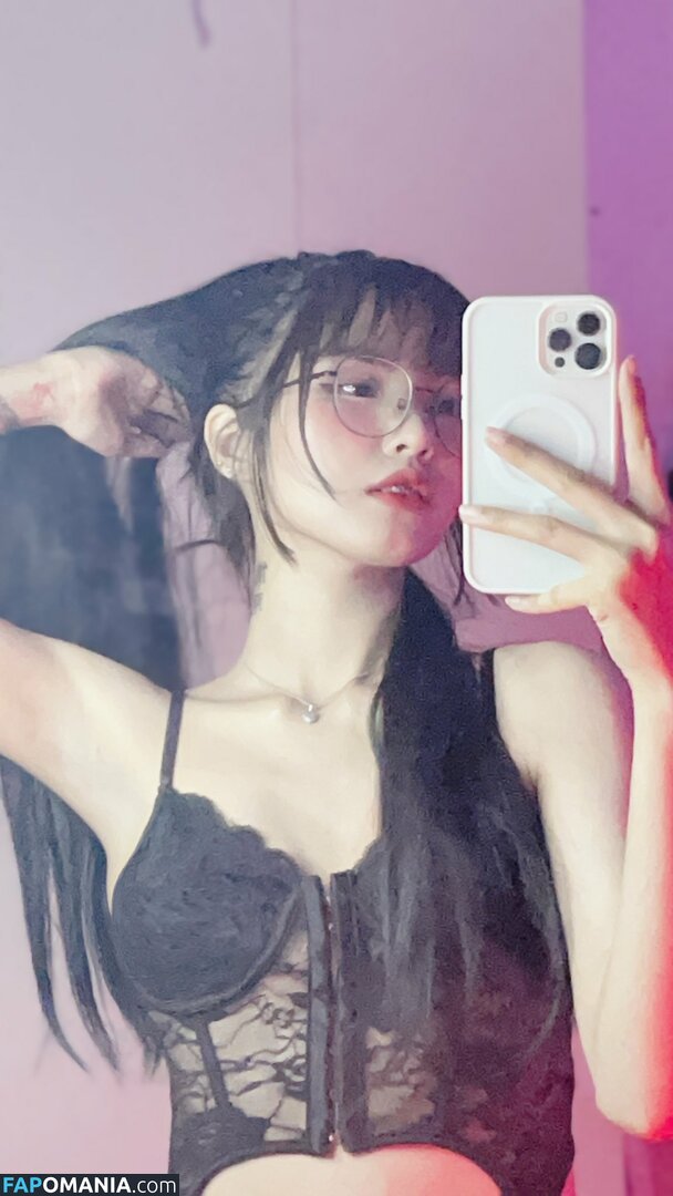 Lilith / Lou Aenlle / llthidk Nudo OnlyFans  Foto trapelata #12