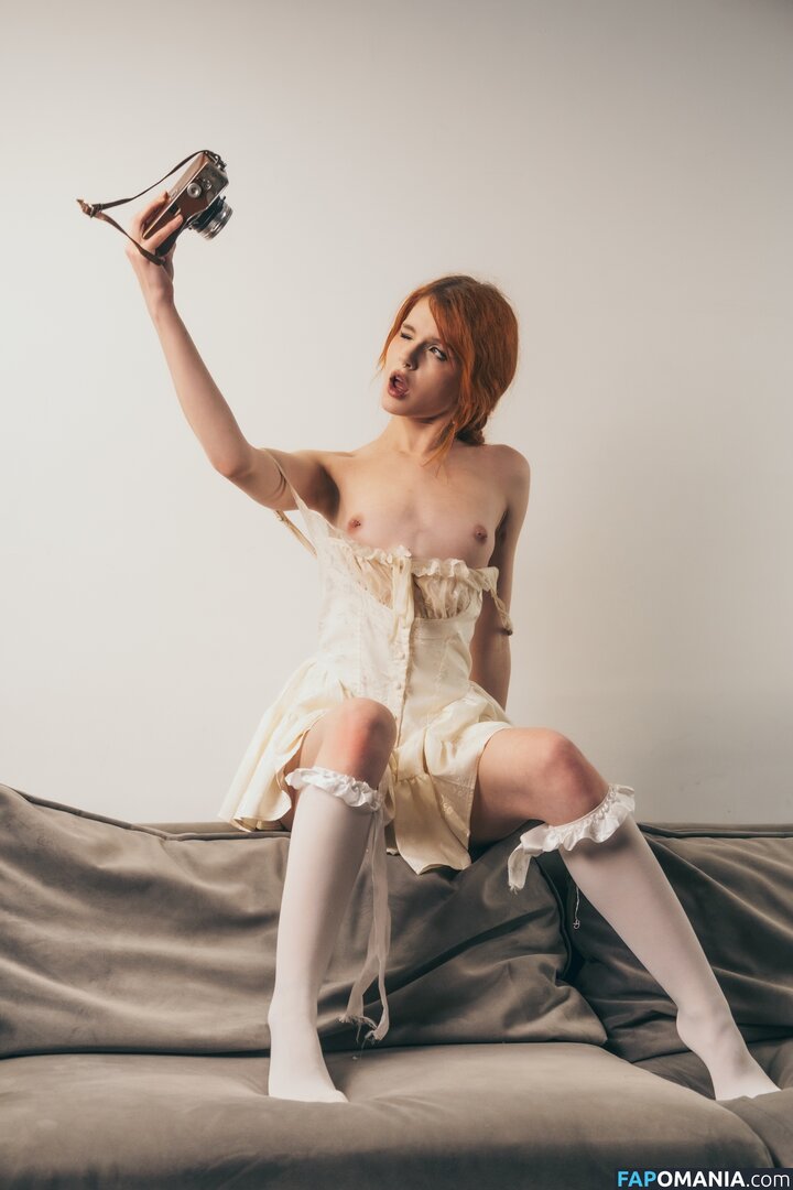 ellie_grau / m0llb / mamad0ll / mollb_cosplay Nudo OnlyFans  Foto trapelata #23