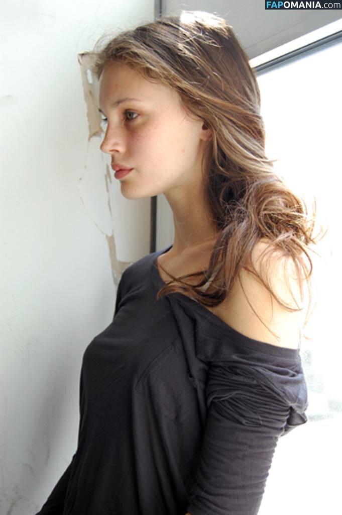 Marine Vacth / https: / marine_vacth / marinvacth Nudo OnlyFans  Foto trapelata #10