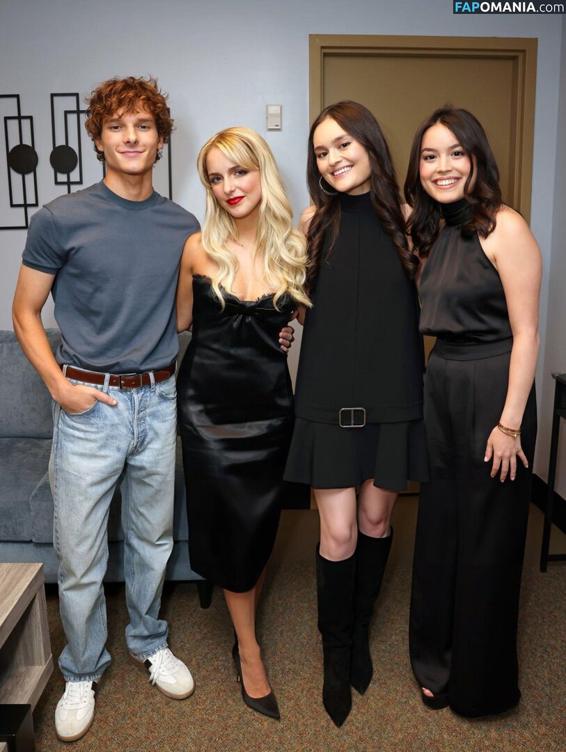 Mckenna Grace / mckennagrace / mckennagraceful Nudo OnlyFans  Foto trapelata #154