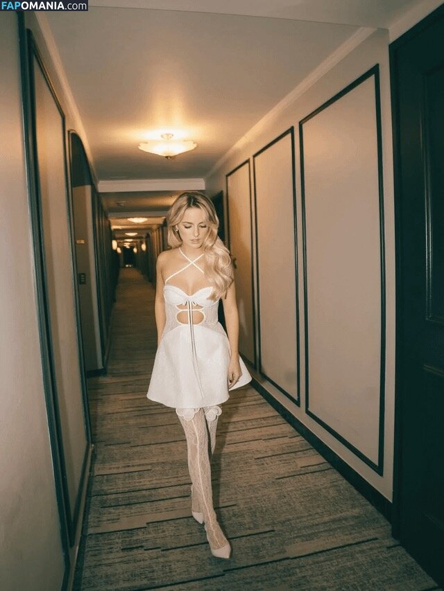 Mckenna Grace / https: / mckennagrace / mckennagraceful Nudo OnlyFans  Foto trapelata #244