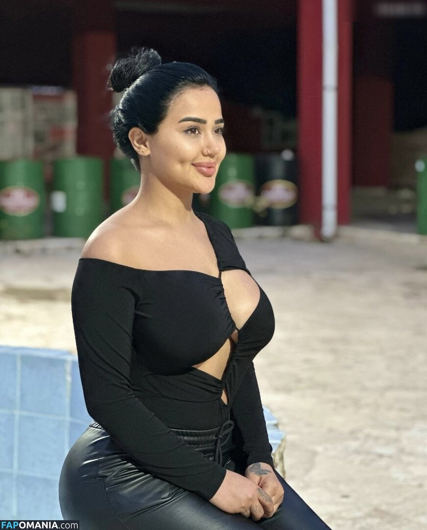 Melek Azad / melek.azd / melekazad Nudo OnlyFans  Foto trapelata #3