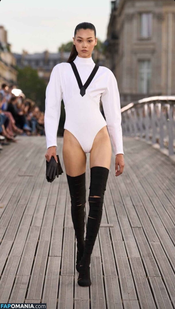 Mika Schneider / mikaschndr Nudo OnlyFans  Foto trapelata #1