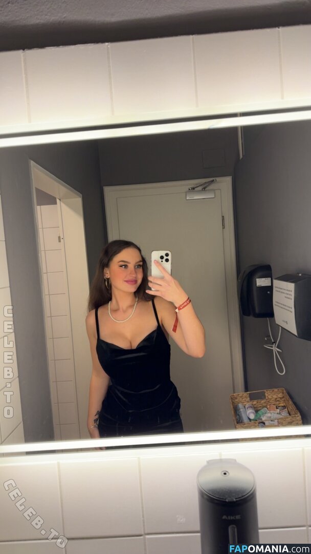 Cesky.chica / Milena Novacek Nudo OnlyFans  Foto trapelata #1