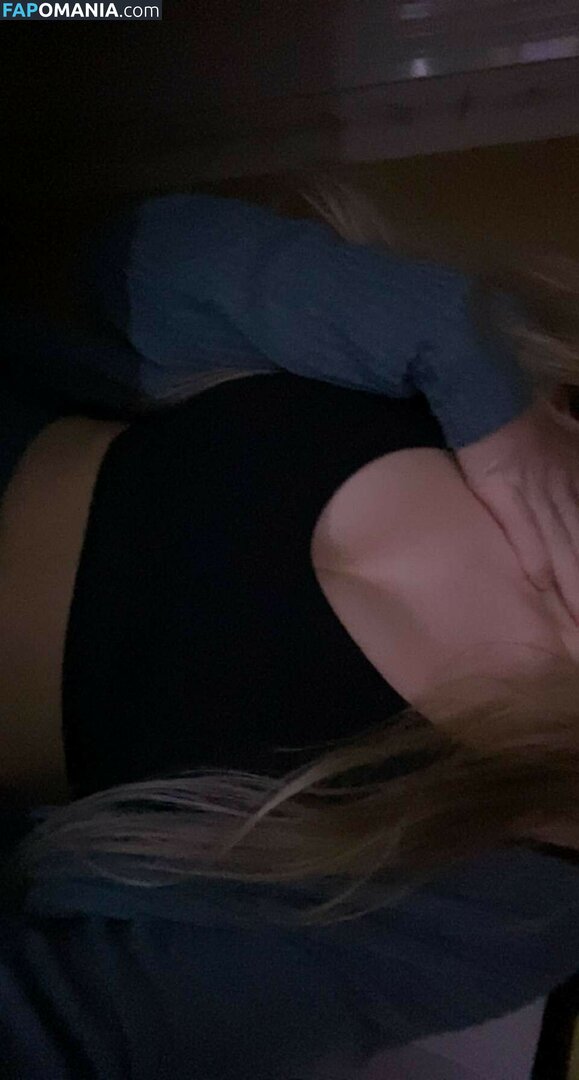 Mira Szalma / https: / mira.004 Nudo OnlyFans  Foto trapelata #4