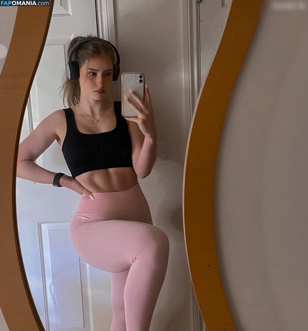 Mira Szalma / https: / mira.004 Nudo OnlyFans  Foto trapelata #245