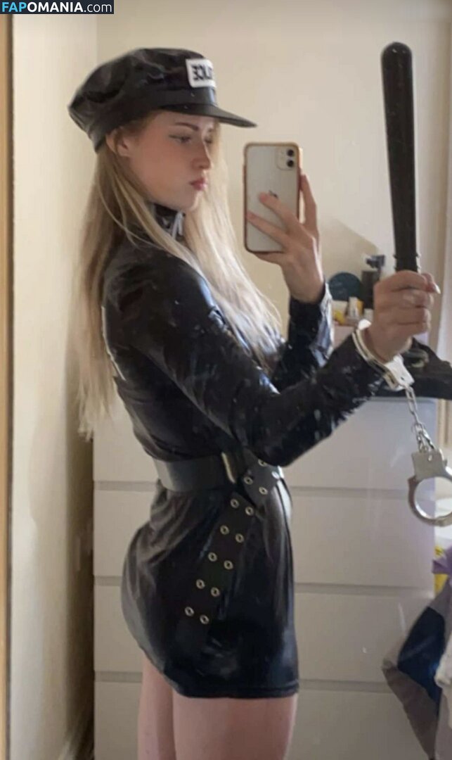 Mira Szalma / https: / mira.004 Nudo OnlyFans  Foto trapelata #516