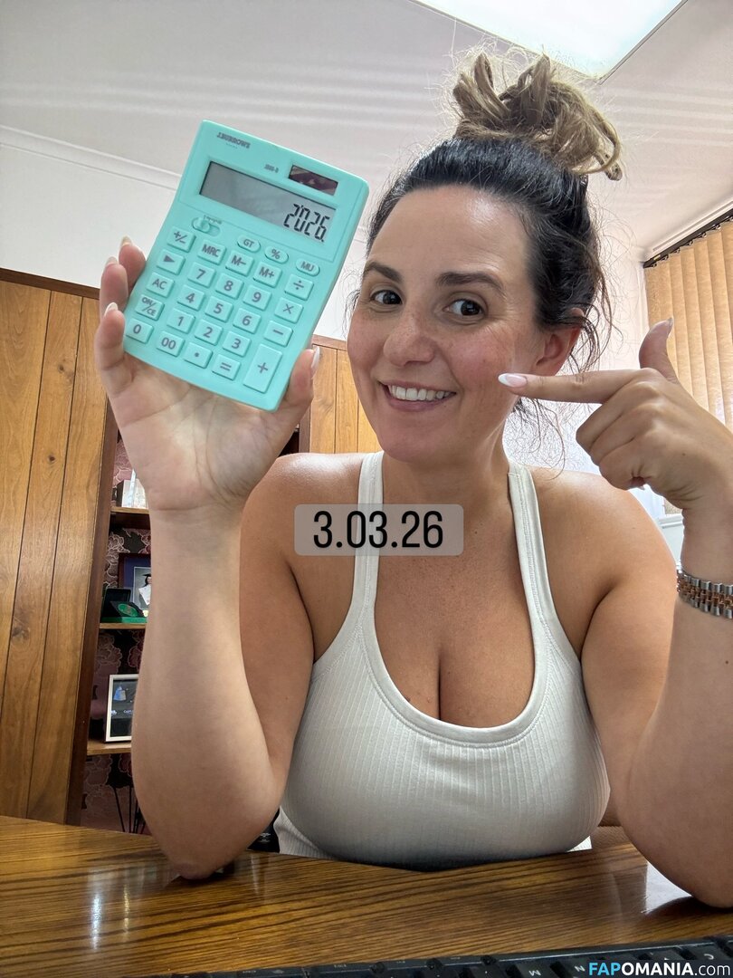 MILF Online Accountant / Miriam Holme / miriamholme Nudo OnlyFans  Foto trapelata #18