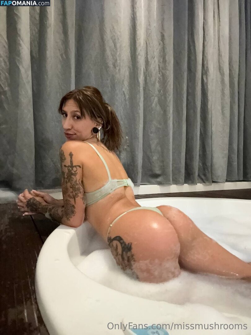 MissMushrooms / missmushr00ms Nudo OnlyFans  Foto trapelata #3