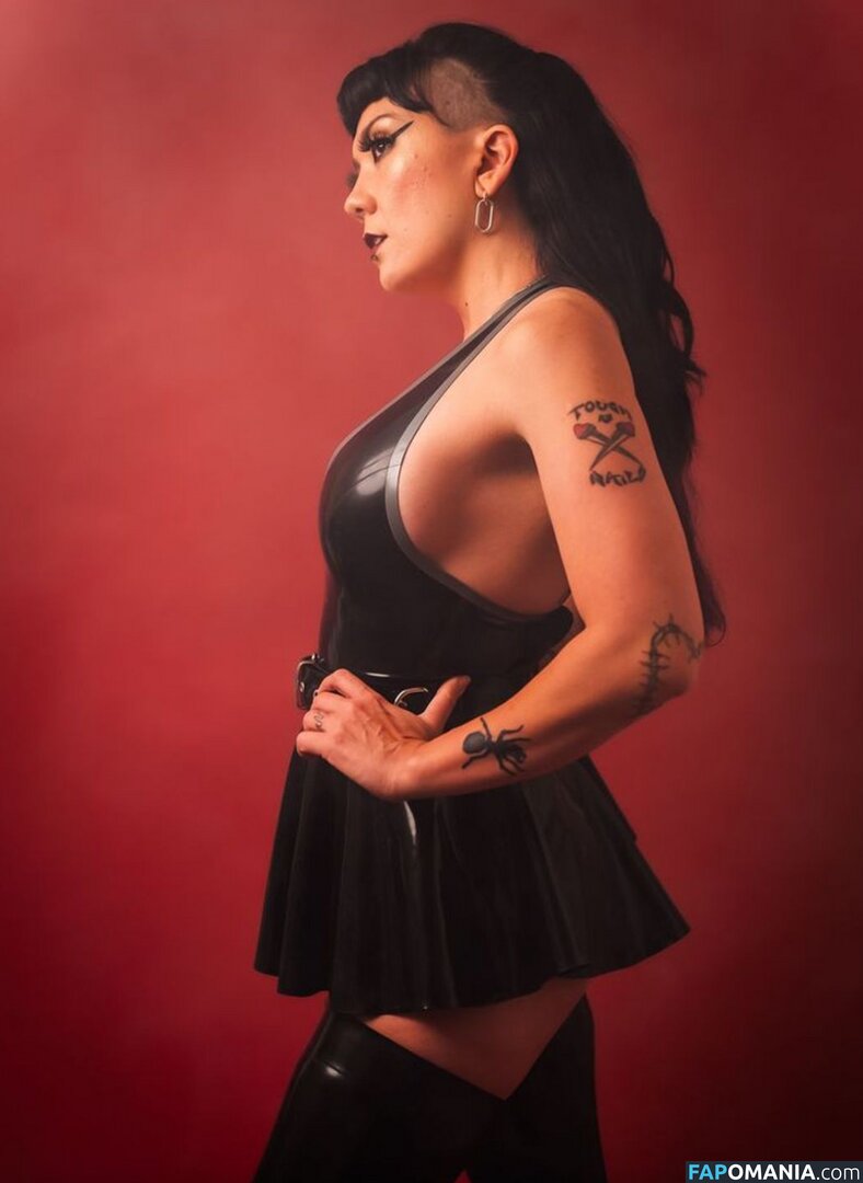 Mistress Poison / MistressPoison2 / MistressPoisonx / https: / iammistresspoison Nudo OnlyFans  Foto trapelata #3