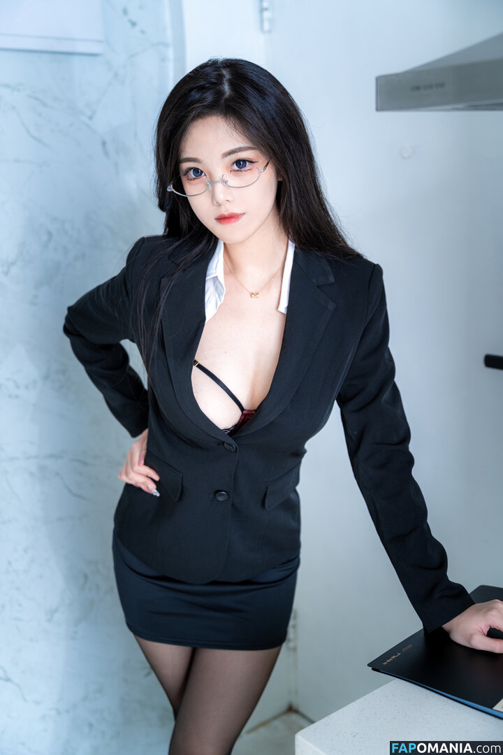 1357046erty / Mizhi_mao / mizhimaoqiu / mizhimiaoqiu / 蜜汁猫裘 Nudo OnlyFans  Foto trapelata #40