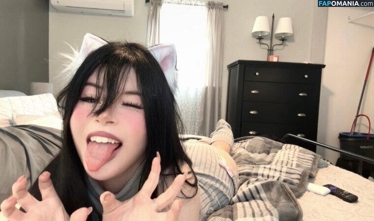 molly.osamu / mollymeowz / mollymew2 Nudo OnlyFans  Foto trapelata #17