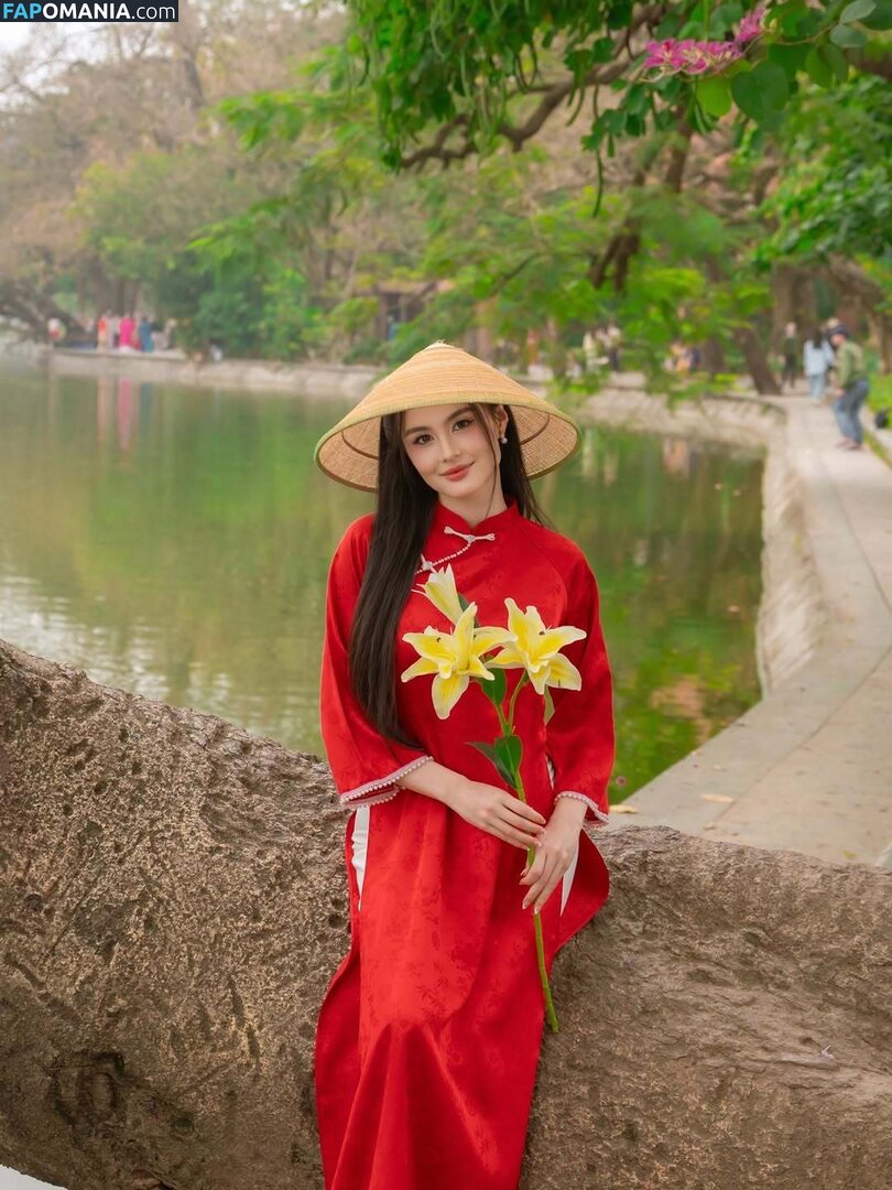 Moni Charlton / monicharlton Nudo OnlyFans  Foto trapelata #1