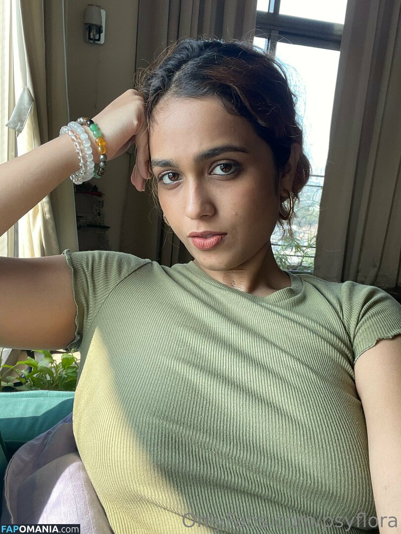 Neelam Kudale / psychedelicflora. / tara.kudale Nudo OnlyFans  Foto trapelata #1