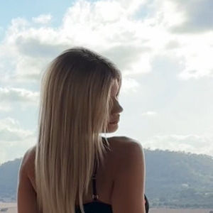 Nicole Dobrikov