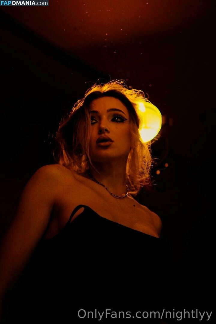 elara_moonq / nightly / nightlyy Nudo OnlyFans  Foto trapelata #2