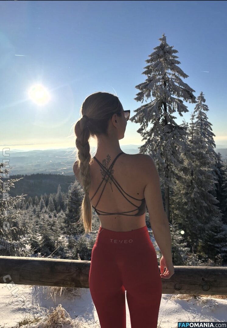 Nina Haberl / niha.original Nudo OnlyFans  Foto trapelata #1
