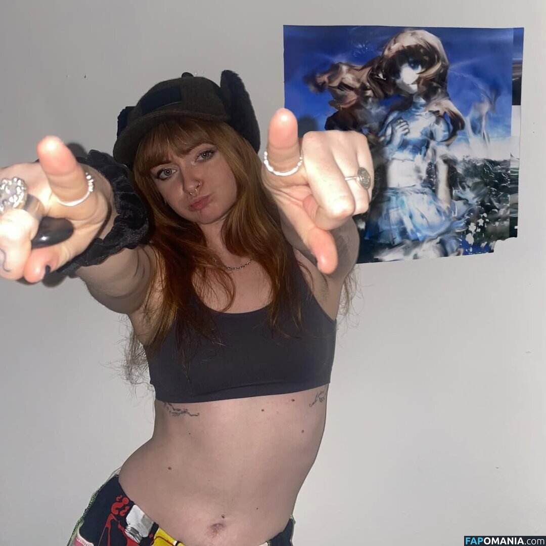 Nina Wilson / Ninajirachi / https: Nudo OnlyFans  Foto trapelata #2