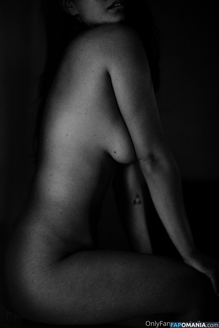 Nour Guiga / noor.g / nornaiysha / nour_guiga Nudo OnlyFans  Foto trapelata #6