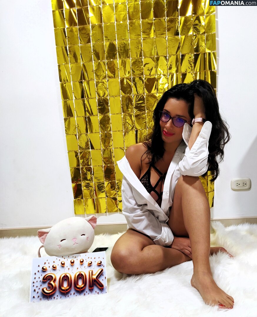 Officefacil / Vivi Becerra / vivi.v / vivi_officefacil / vivib0808 Nudo OnlyFans  Foto trapelata #237