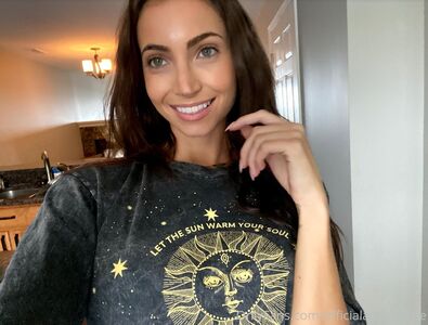 officialannalouise