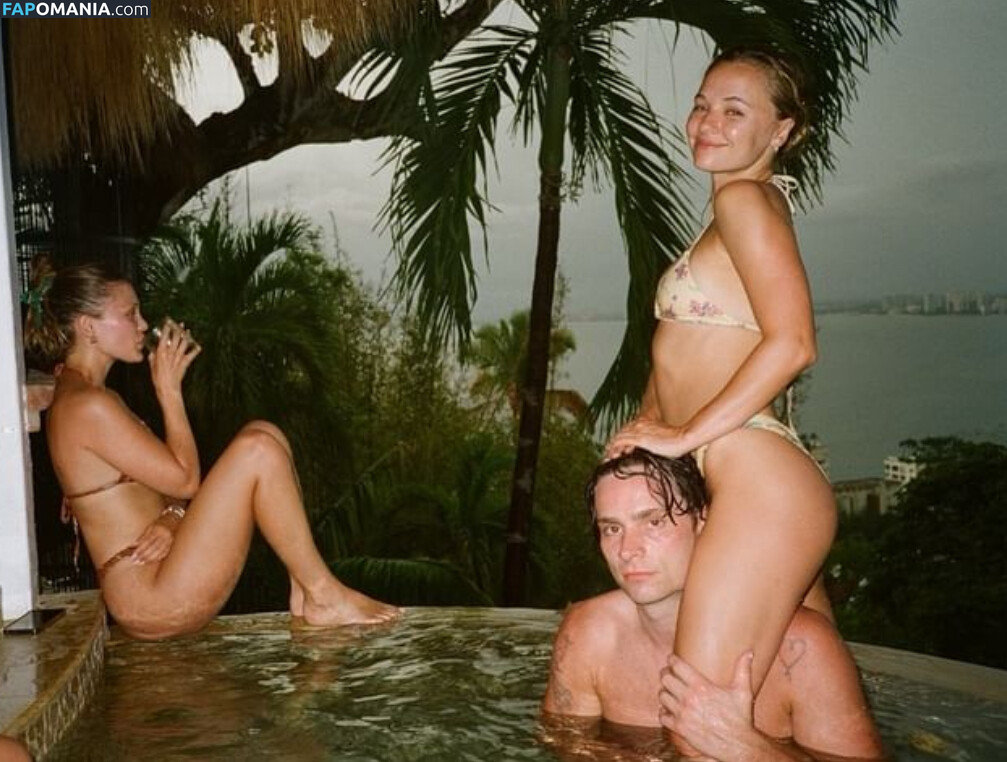 Olivia Holt / olivia_holt Nudo OnlyFans  Foto trapelata #13