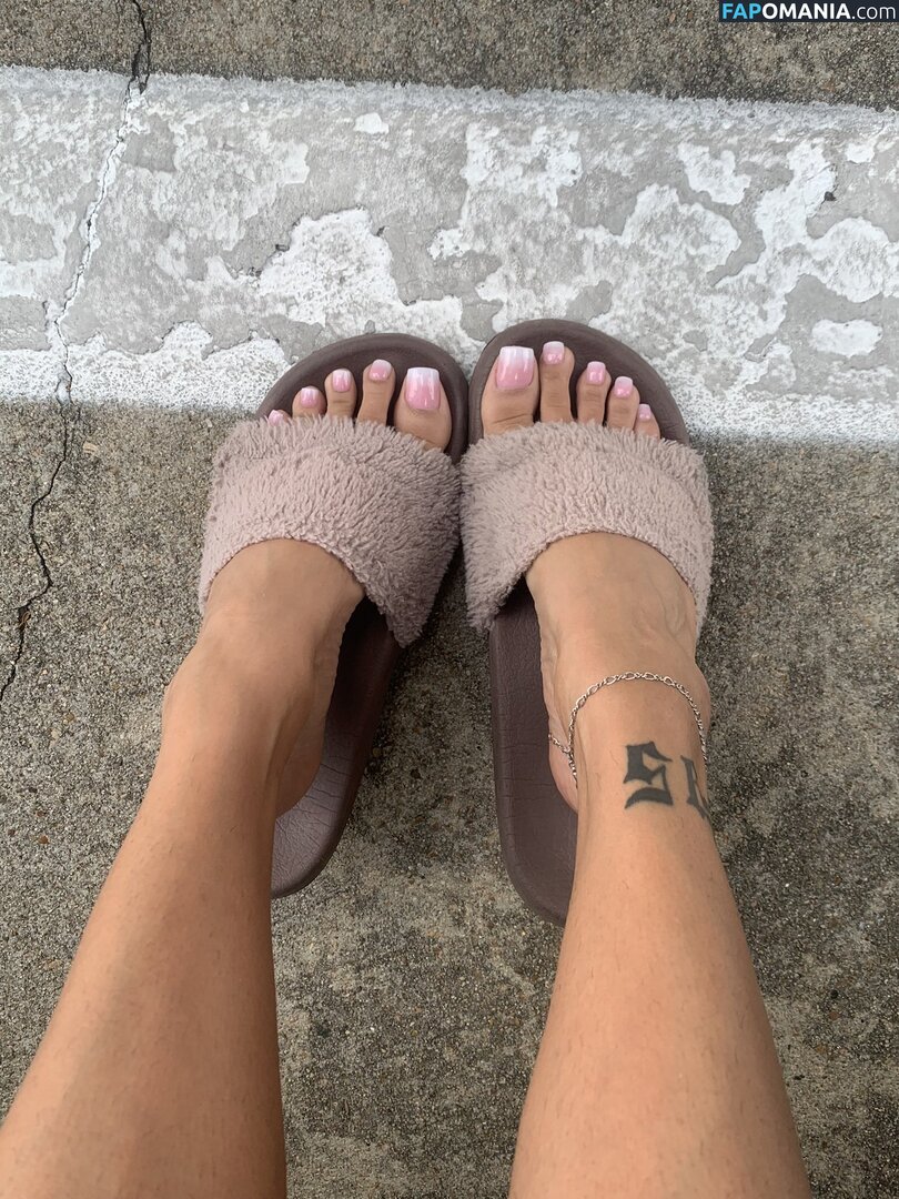 Omgitsbratch / queenbratch Nudo OnlyFans  Foto trapelata #3