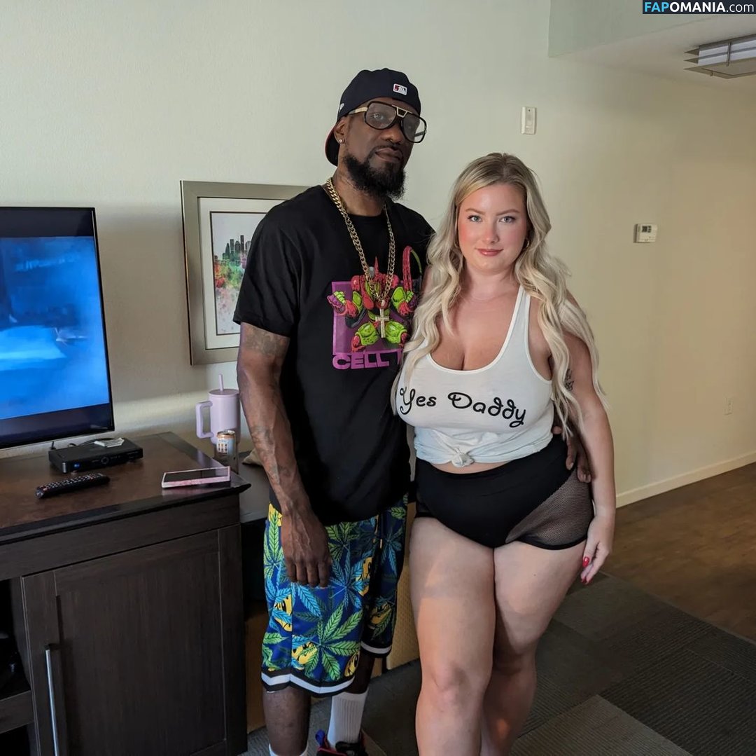 Mckenna Rae / Pawgdownthestreet121 / mckenna_rae121 Nudo OnlyFans  Foto trapelata #19