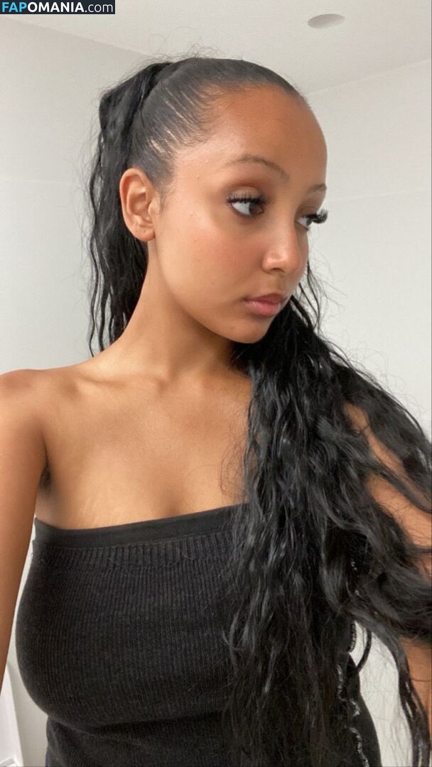 PinkPantheress / aloe_vera Nudo OnlyFans  Foto trapelata #37
