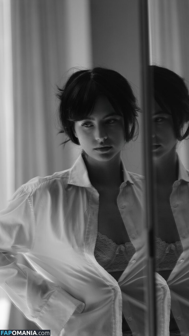 Pauline Maugauin / Pola Petrenko / polapetrenko Nudo OnlyFans  Foto trapelata #5