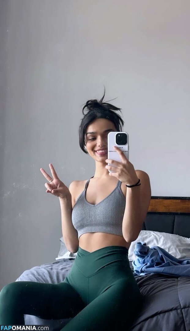 Rachel Zegler / rachelzegler / rachmariexoxo Nudo OnlyFans  Foto trapelata #866