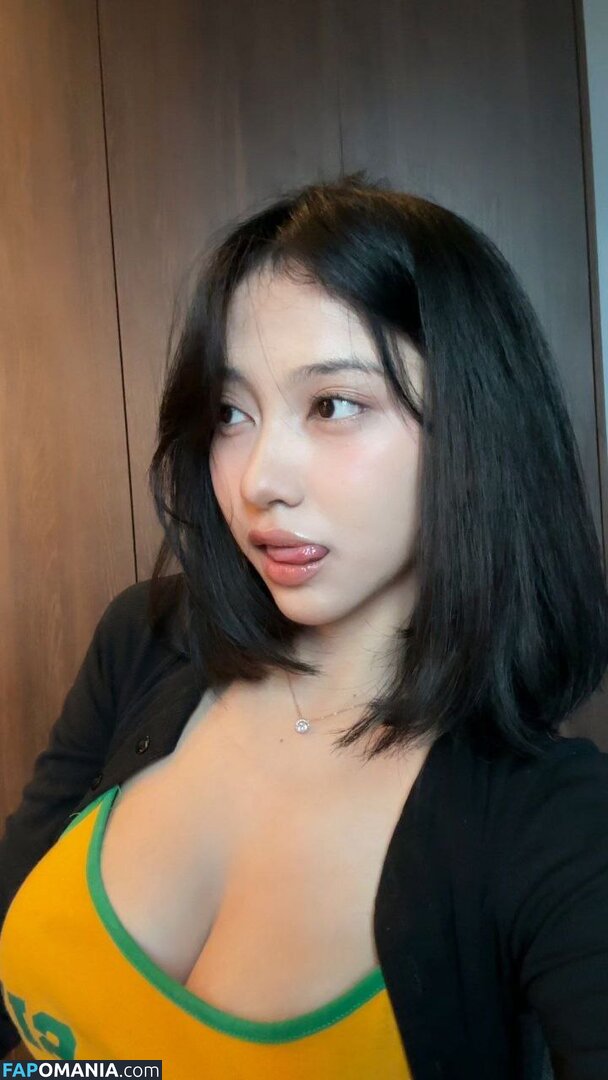 https: / notriissaaa / risaatjan Nudo OnlyFans  Foto trapelata #8