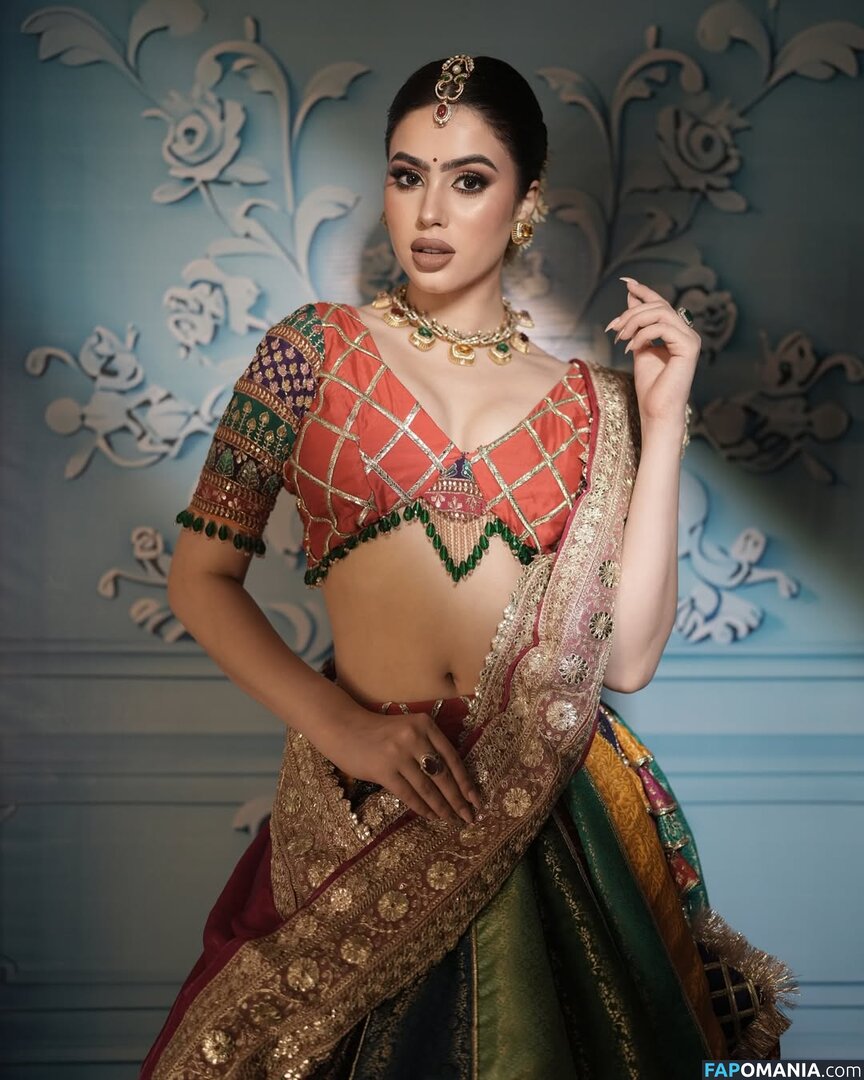 Riva Arora / https: / riva.arora.1 / riva.aroraofficial / rivarora_ Nudo OnlyFans  Foto trapelata #4