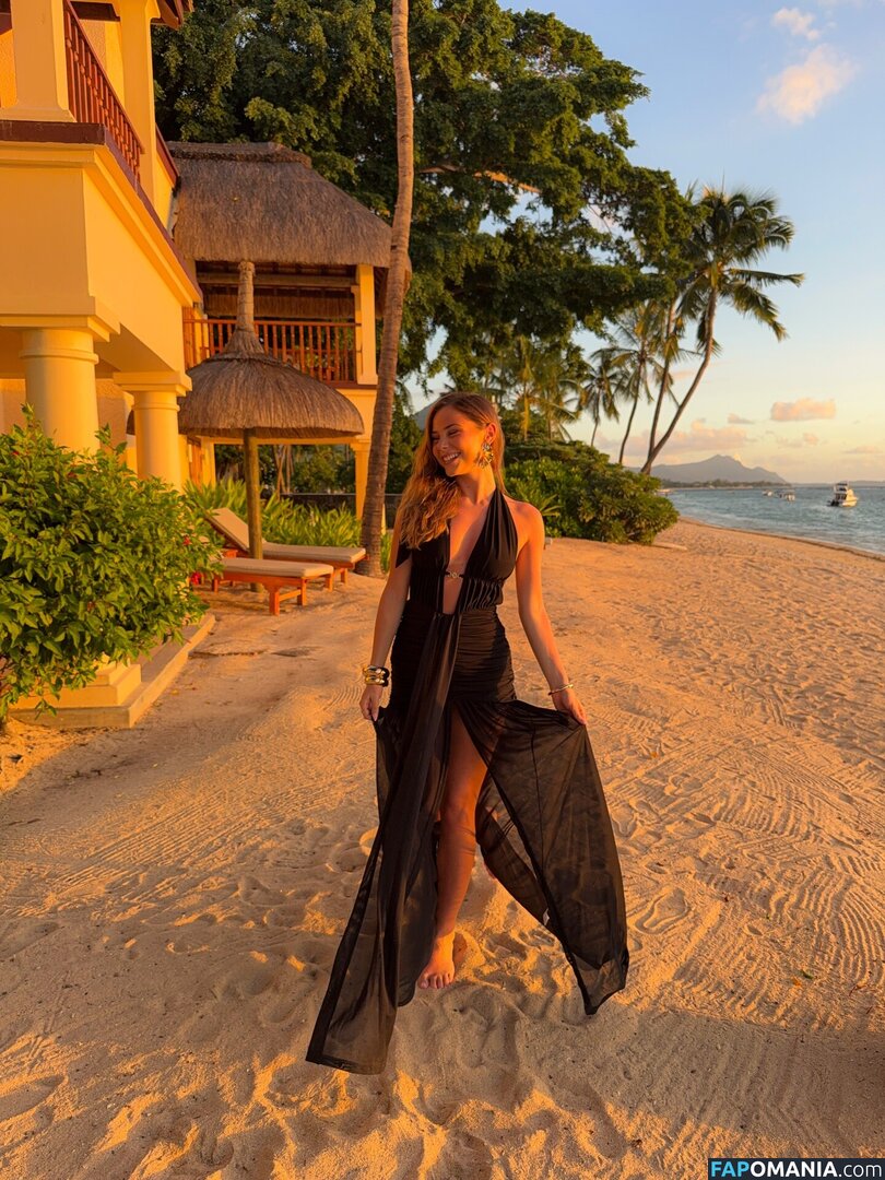 Romane Bertrand / rromane.b Nudo OnlyFans  Foto trapelata #7