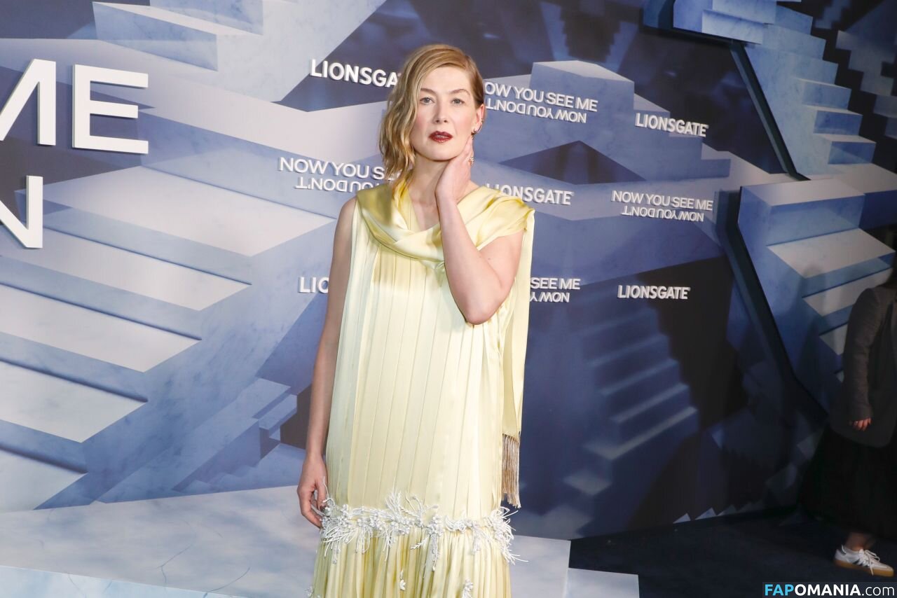 Rosamund Pike / mspike Nudo OnlyFans  Foto trapelata #114