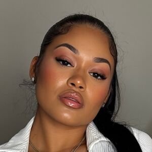 Roseyroyyal