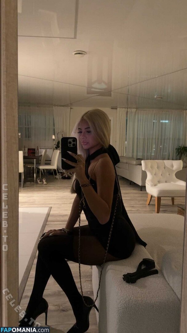 https: / russianrina / russianrinaa / russianrinaaa Nudo OnlyFans  Foto trapelata #1