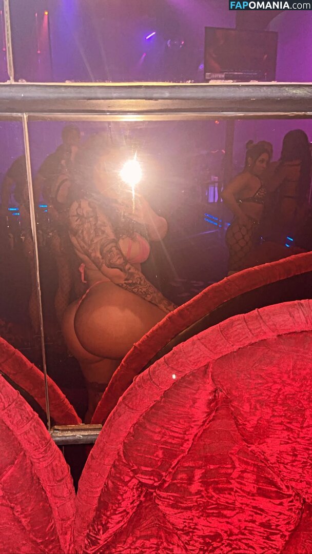Ruthlesshg  / https: / mscarlettredd / ruthlesshg Nudo OnlyFans  Foto trapelata #2