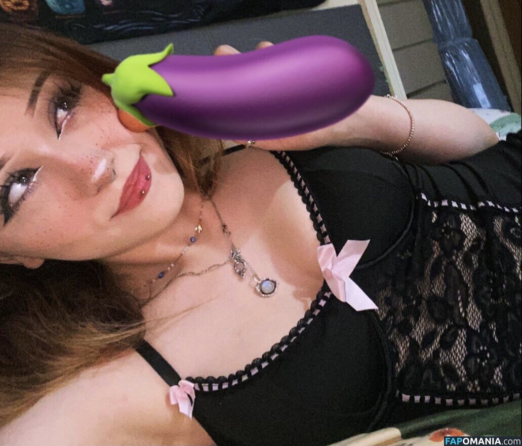 Kittyis._.Schizo / Sabah Nessy / Schizo_Kitty / Schizo_Kitty999 / Succubuss._.Kitty / Sw33tn3ss._.Nessy Nudo OnlyFans  Foto trapelata #3