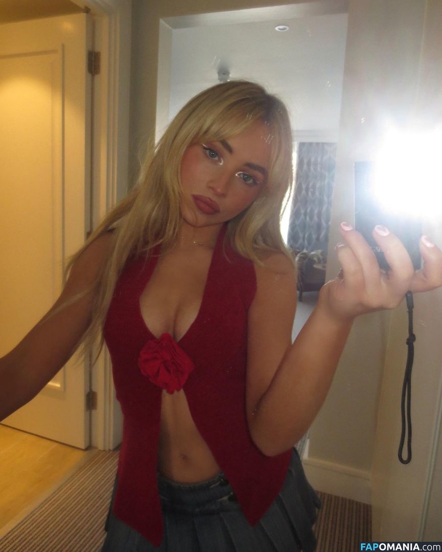 Sabrina Carpenter / https: / sabrinacarpenter Nudo OnlyFans  Foto trapelata #43