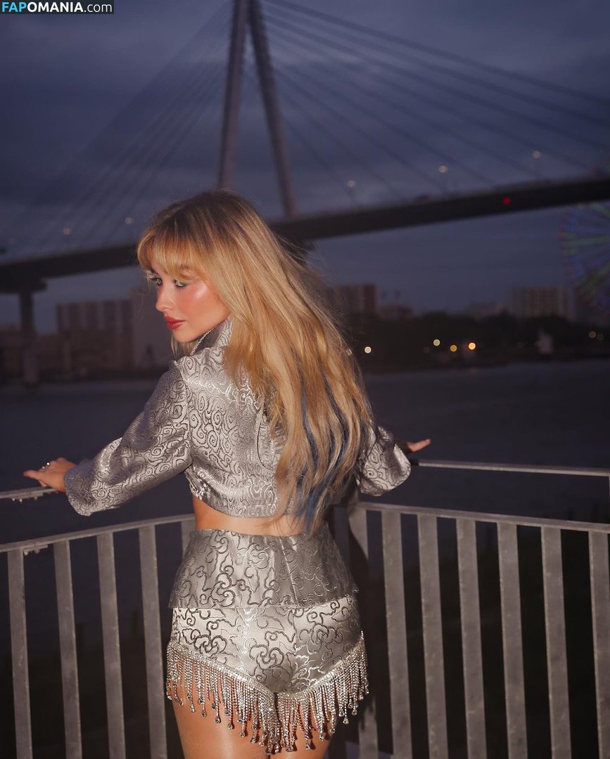 Sabrina Carpenter / https: / sabrinacarpenter Nudo OnlyFans  Foto trapelata #90