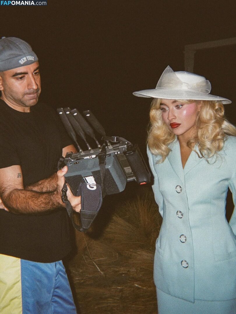 Sabrina Carpenter / https: / sabrinacarpenter Nudo OnlyFans  Foto trapelata #2437