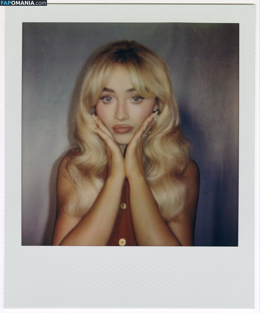 Sabrina Carpenter / https: / sabrinacarpenter Nudo OnlyFans  Foto trapelata #2543