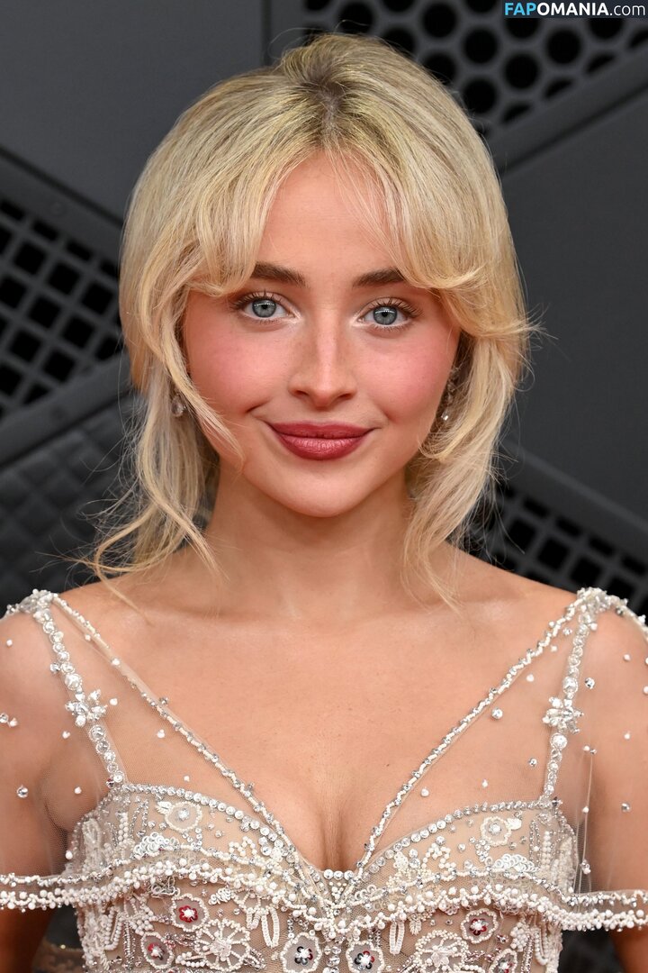 Sabrina Carpenter / https: / sabrinacarpenter Nudo OnlyFans  Foto trapelata #2573