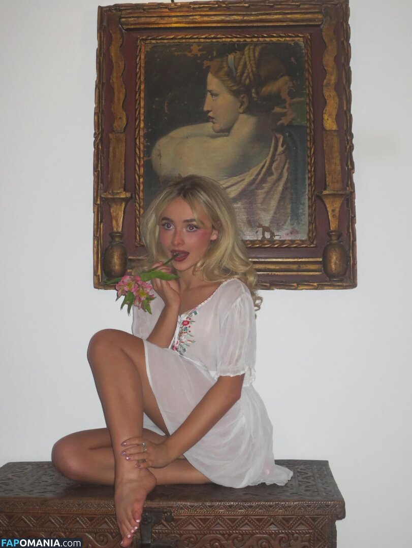 Sabrina Carpenter / https: / sabrinacarpenter Nudo OnlyFans  Foto trapelata #2605