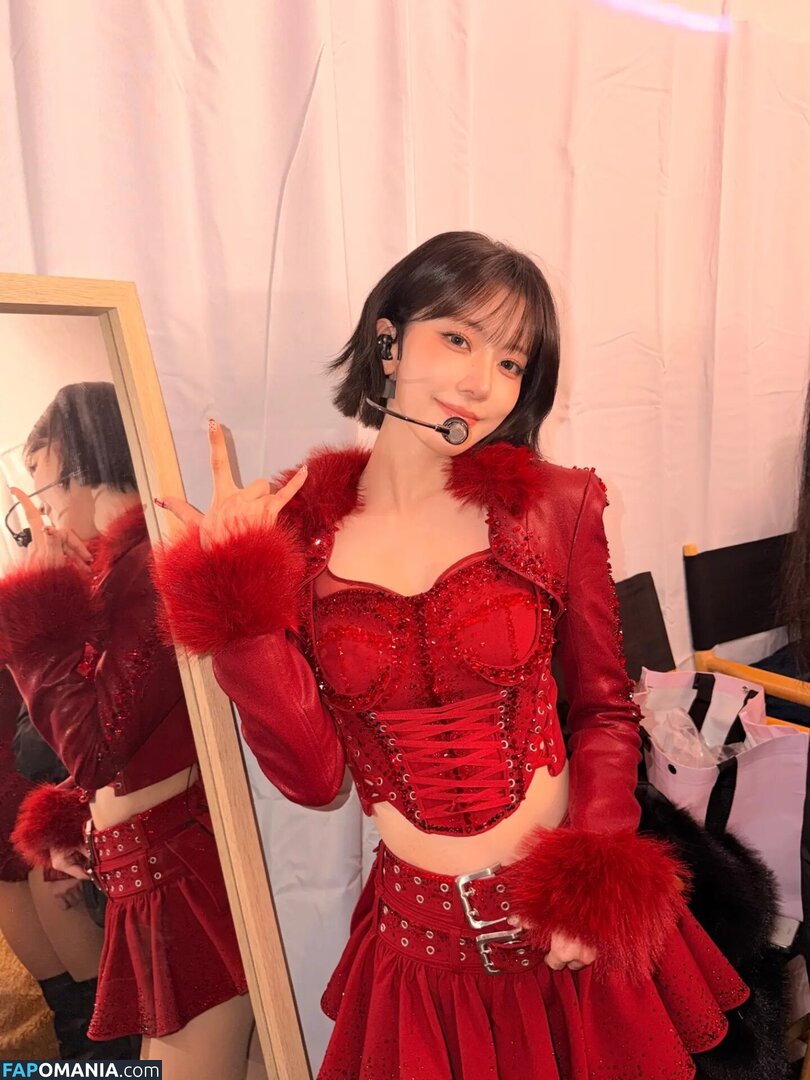 39saku_chan / LESSERAFIM / Sakura Miyawaki 宮脇 咲良 Nudo OnlyFans  Foto trapelata #7