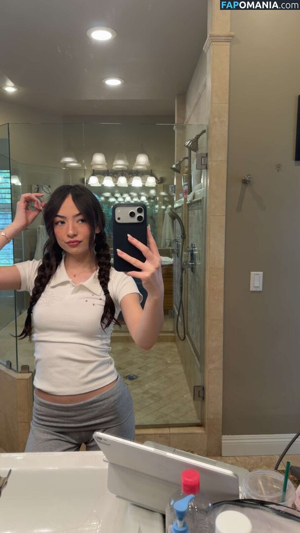 Sakura Shymko / SakuraShymko Nudo OnlyFans  Foto trapelata #16