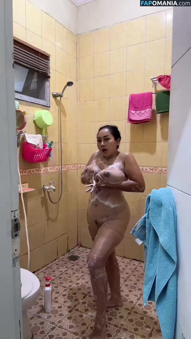 Sarah Ardhelia / sarah.ardheliadiary / sarahardhelia1995 / saraz6808 Nudo OnlyFans  Foto trapelata #10